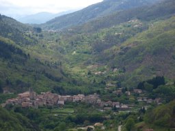 Antra__gues__en_arri__re_plan_Aizac-19-800-600-80